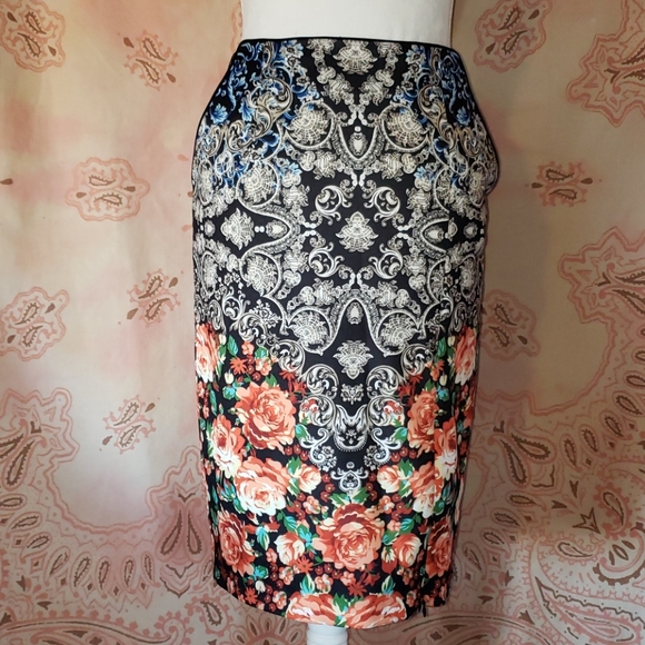 Boston Proper Dresses & Skirts - Boston Proper Mirrored Vase Skirt. Floral Pencil